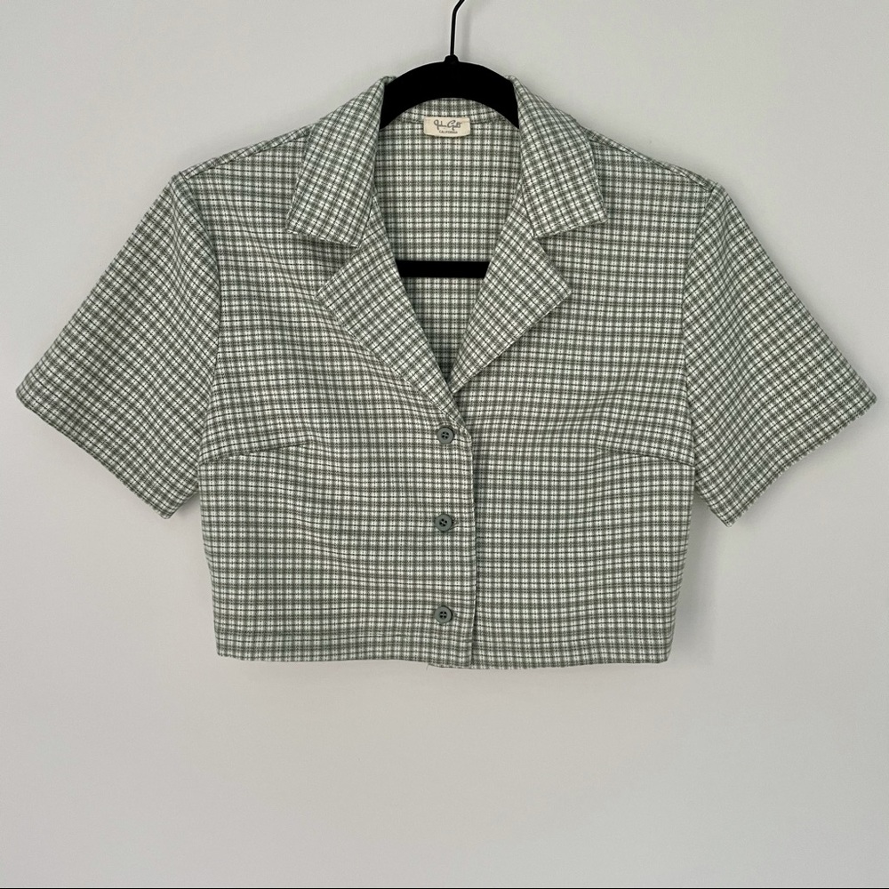 🌟Brandy Melville vivian plaid crop top